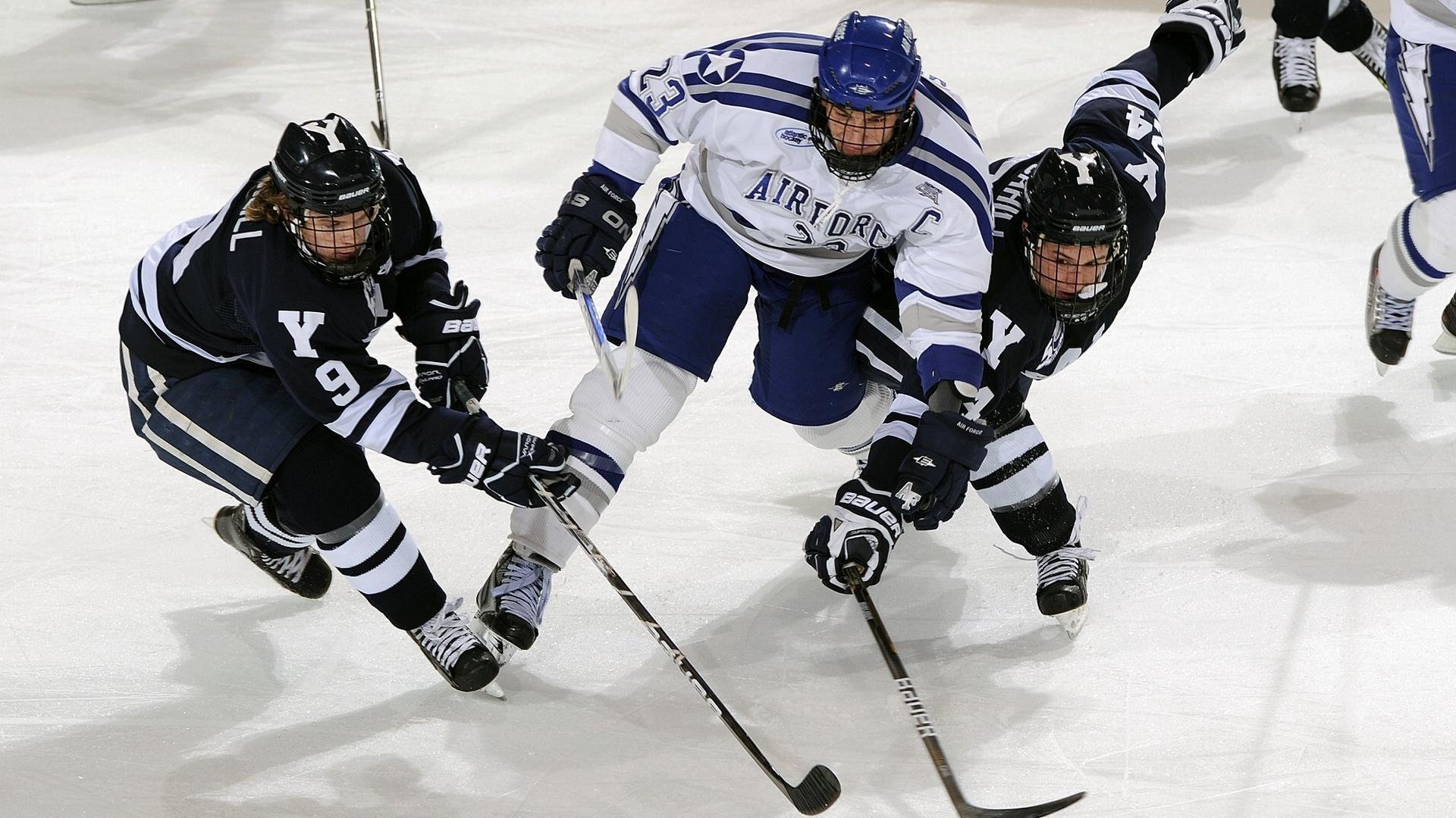 爱游戏官网-F1年度争冠之夜，莱万全程高能输出，诠释何为极限竞技